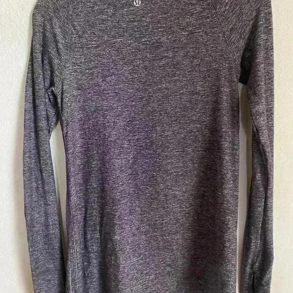 Lululemon Rehearsal Long Sleeve
Heathered Black Swan Athleisure Yoga Top Size 6 - Picture 9 of 11
